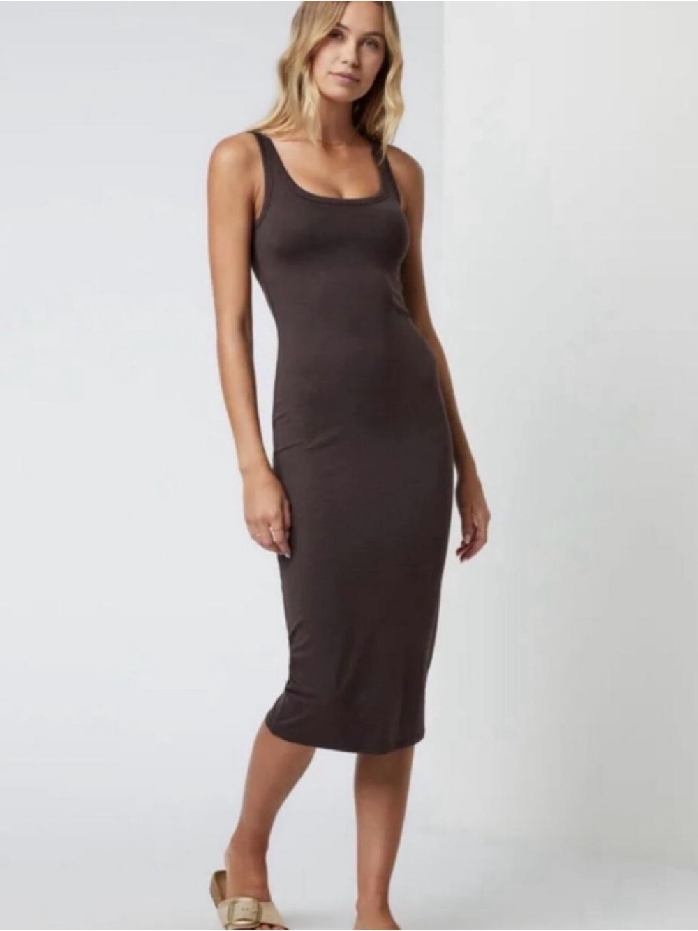 Vuori Halo Scoop Neck Midi Tank Dress in Dark Brown Dreamknit VW606